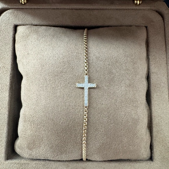 David Yurman 18K Yellow Gold with Diamonds Cross Bracelet - Picture 2 of 4